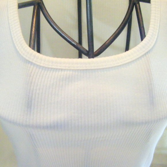 Basic White Ribbed Knit Tank Top Size Small - Picture 4 of 6